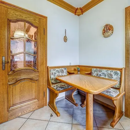 Spacious Flat In Near The Nuerburgring Appartamento Adenau